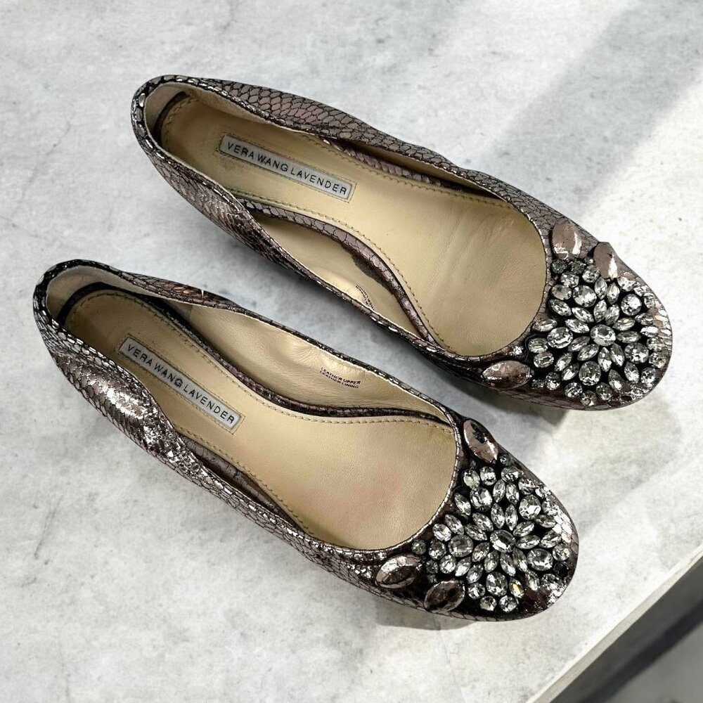 Vera Wang Lavender Pewter Leather Crystal Embellished Flats Women’s Size 9